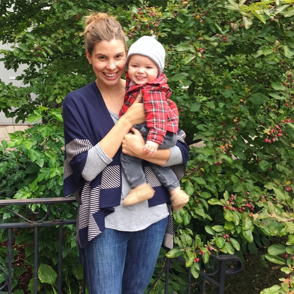 Meet your Posher, Lauren - Picture 2 of 5